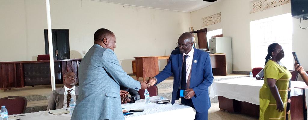 #htmlcaption-4 THE CHIEF ADMINISTARTIVE OFFICER MR TWEHEYO BETEGA DAVID HANDS OVER TOOL OVER POWER TO MR. AWUYE ABDALLAH